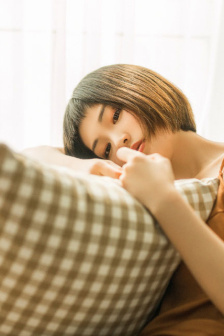 寡妇张开双腿做爰XXXⅩ动漫